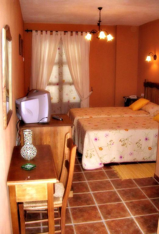 Hotel Posada Casas Viejas Беналуп Касас Виехас Стая снимка