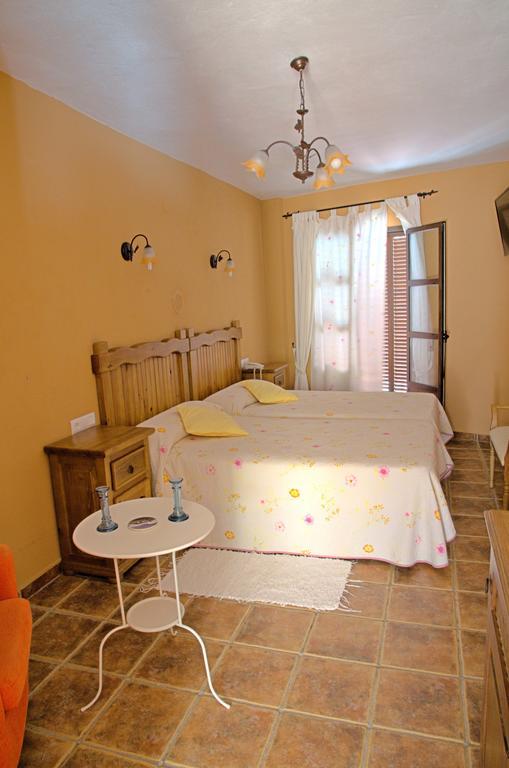 Hotel Posada Casas Viejas Беналуп Касас Виехас Екстериор снимка