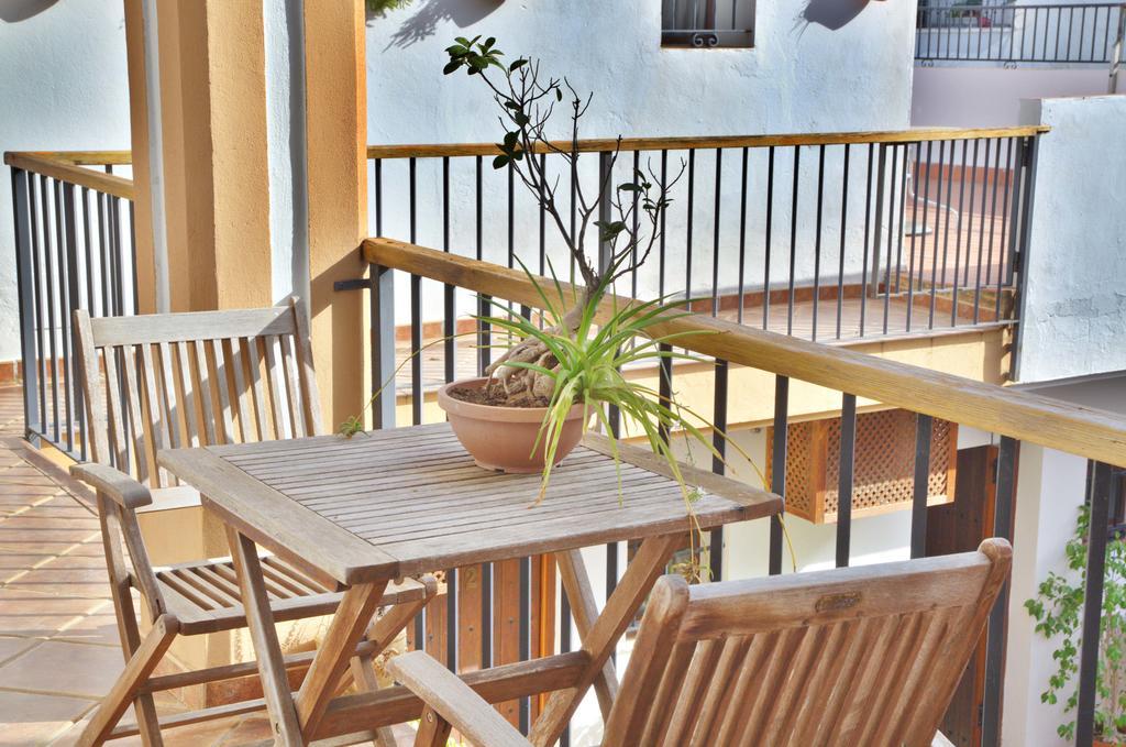Hotel Posada Casas Viejas Беналуп Касас Виехас Екстериор снимка